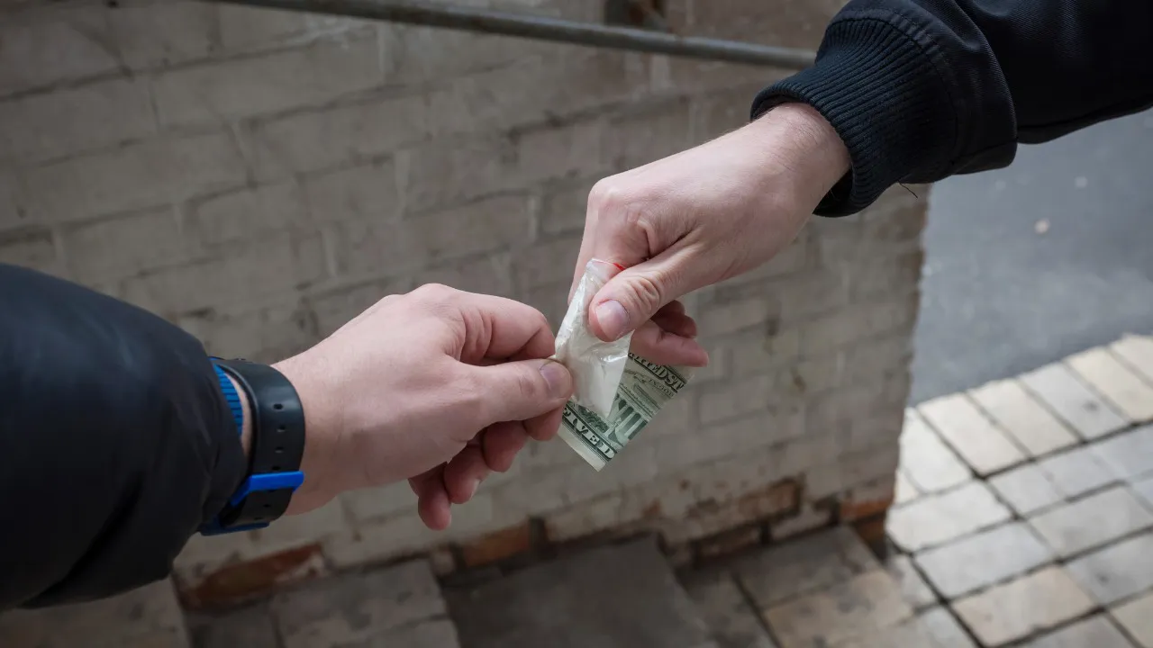 UYUŞTURUCU VEYA UYARICI MADDE KULLANMA SUÇU (TCK m.191)